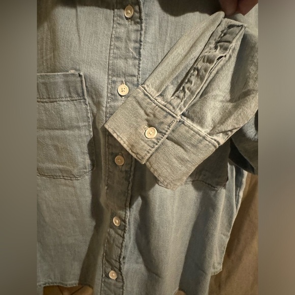 Levi’s vintage boxy, demin Jean shirt, blouse, button up size large - Picture 7 of 9